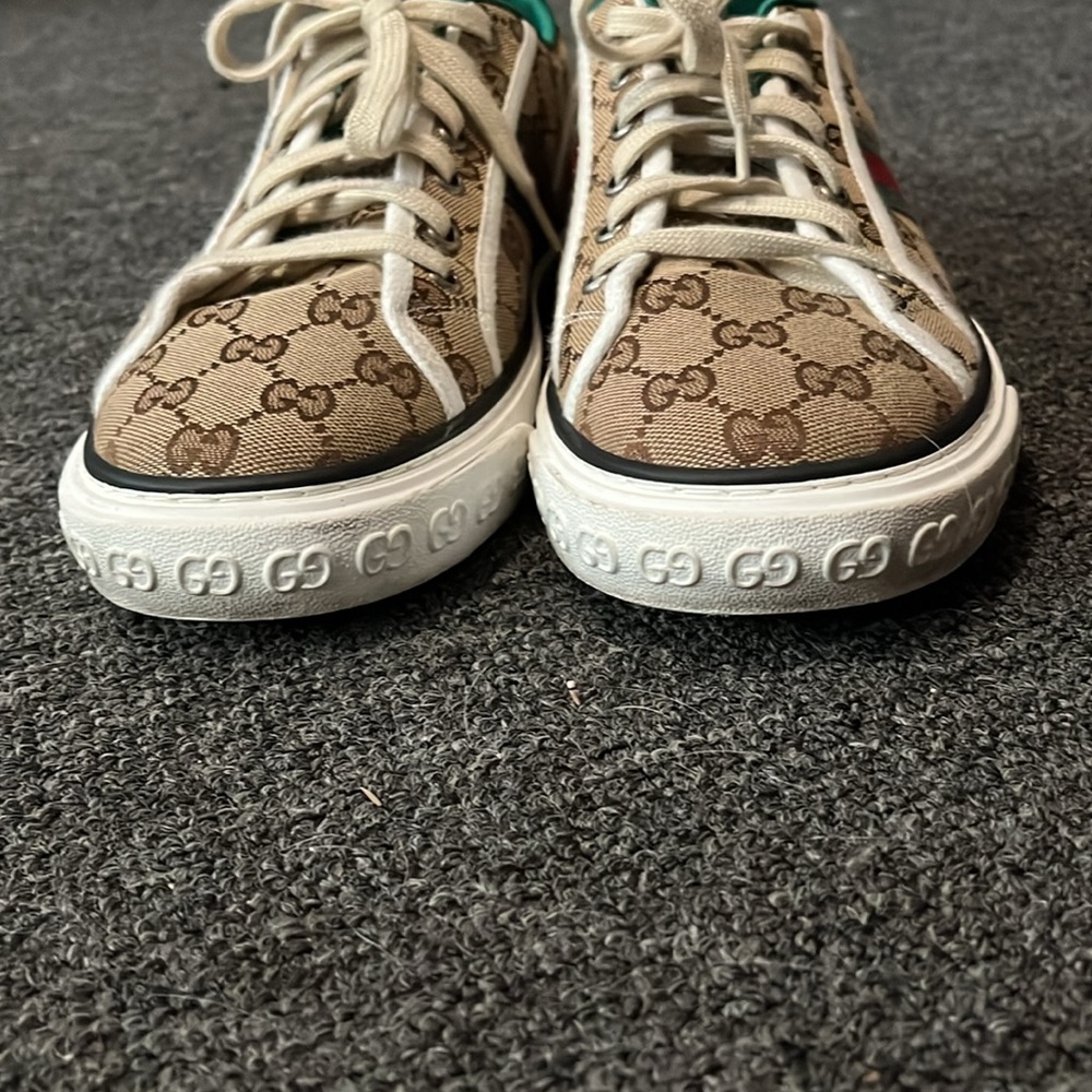 Men’s Gucci tennis shoes - Picture 4 of 12